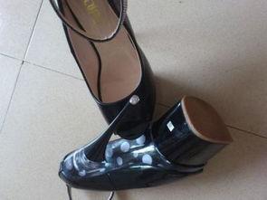 金属高跟鞋 丝袜镣铐,探索束缚与诱惑的时尚密码